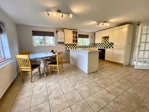 Kitchen/Diner- click for photo gallery